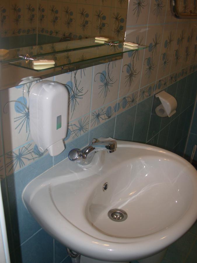 Hotel Lida Bagian luar foto
